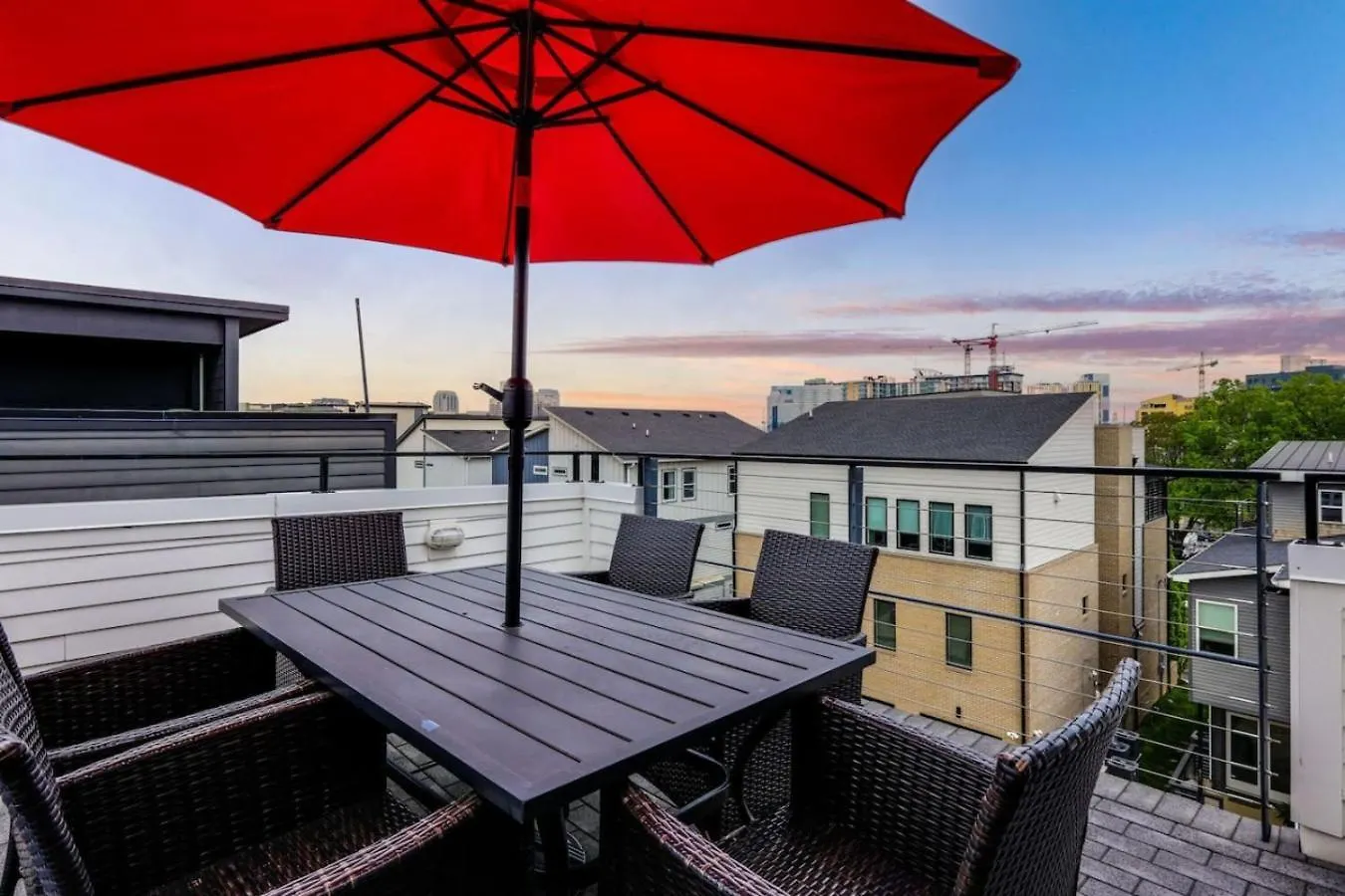 Southside Extraordinaire Walk To Gulch Lux Four Bedroom Нэшвилл
